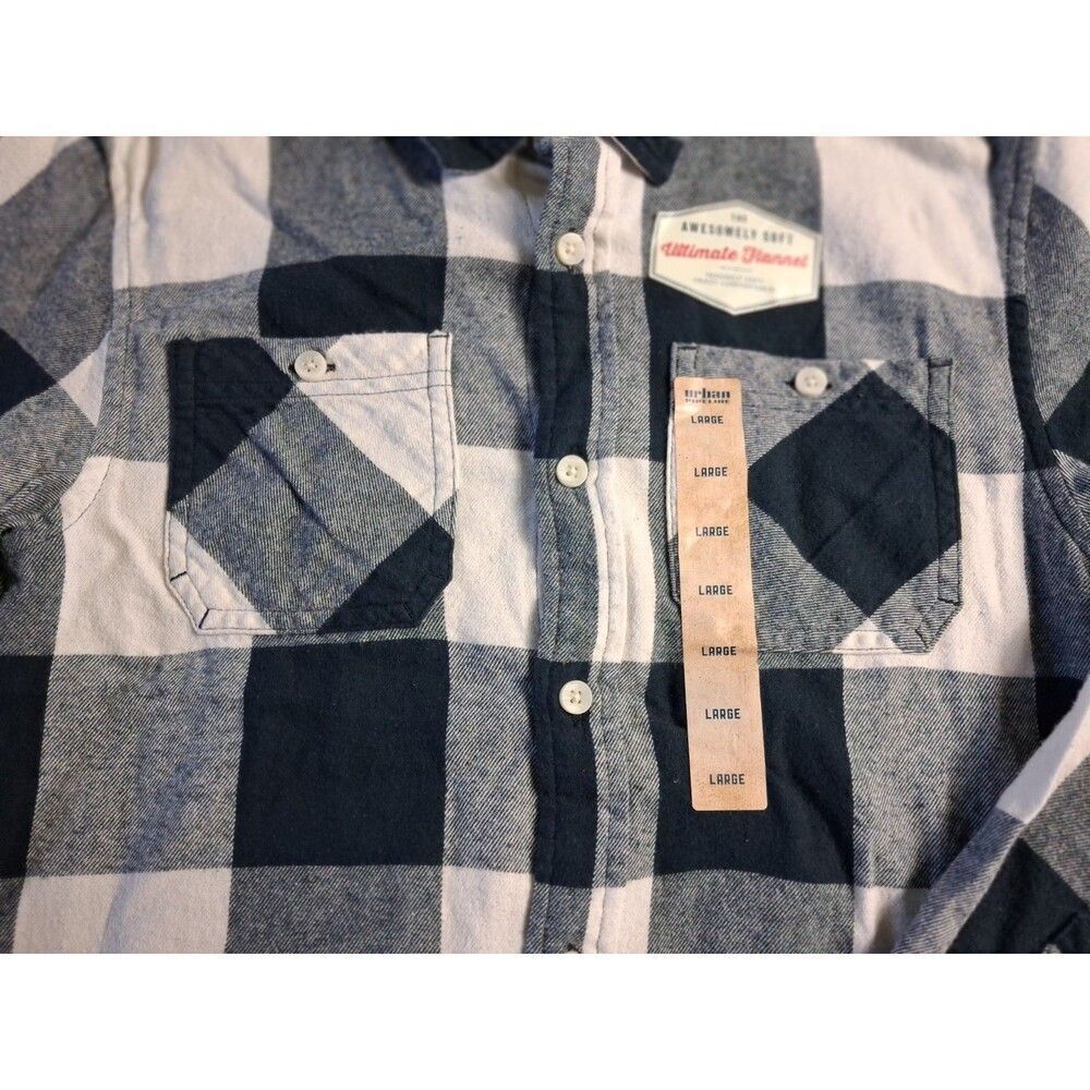 Men’s Black White Buffalo Plaid Flannel Button Down Shirt - Picture 7 of 11